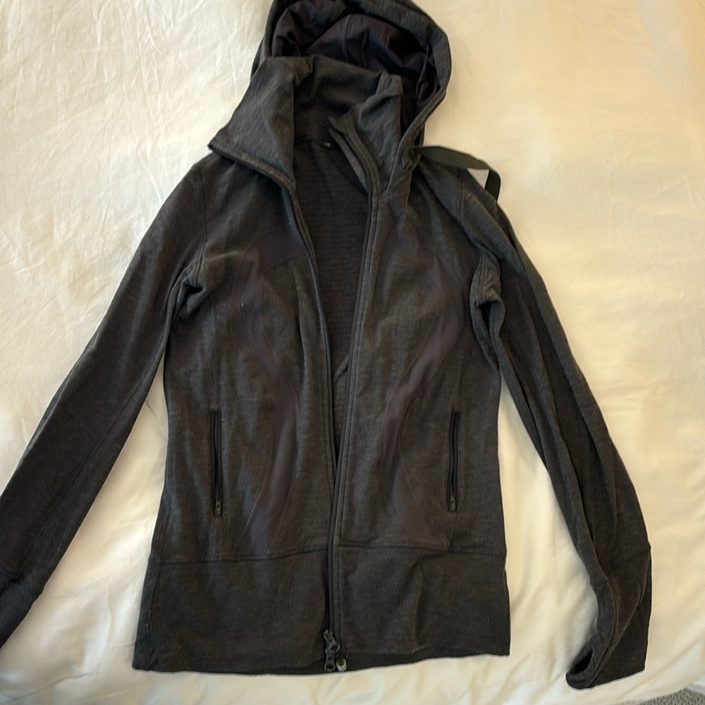 Good condition women’s lululemon hooded jacket, gray, size 6